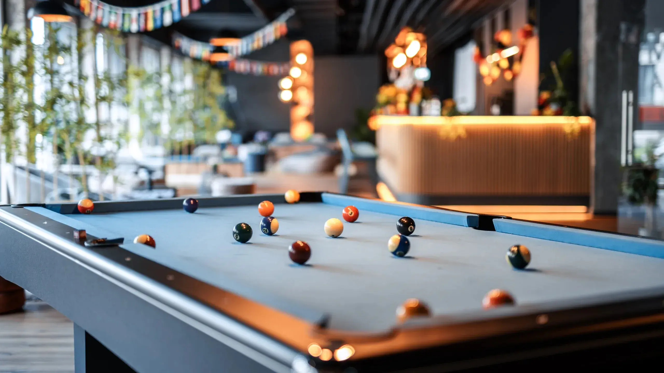 Billardtisch in der Lounge der Eighty-Eight Apartments Nürnberg